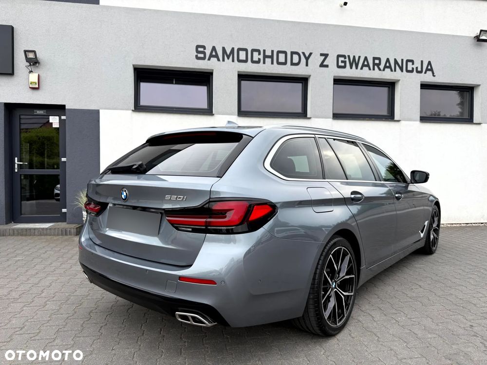 BMW Seria 5 520i Sport-Aut - 3