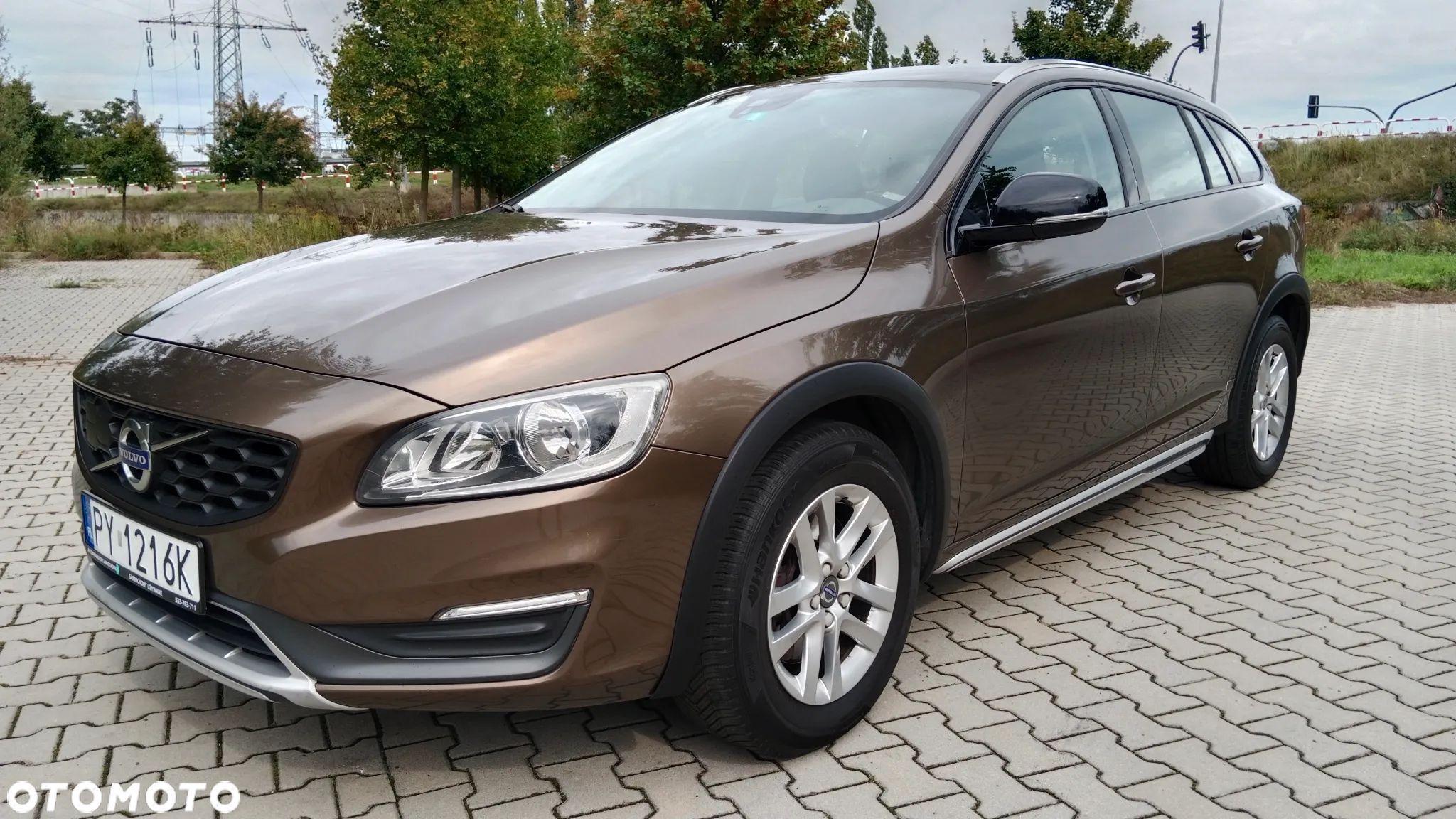Volvo V60 Cross Country - 1