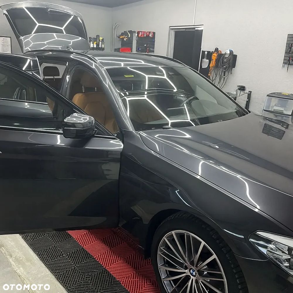 BMW Seria 5 520d Sport Line - 6