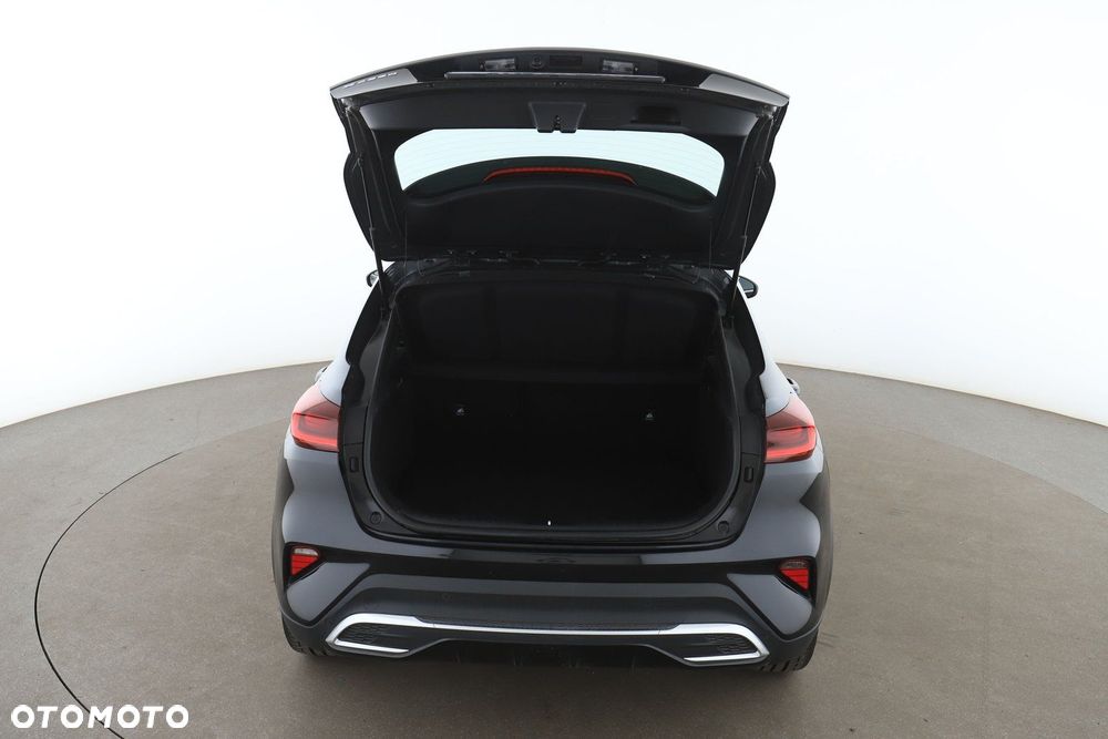 Kia XCeed - 30
