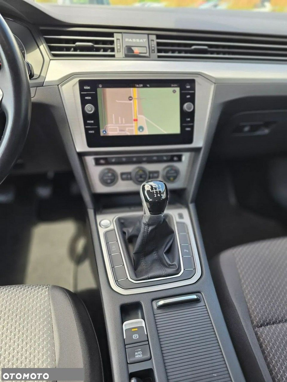 Volkswagen Passat - 28