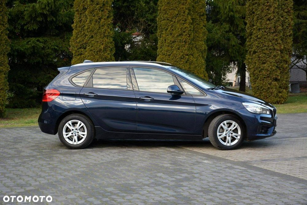 BMW Seria 2 218d - 4