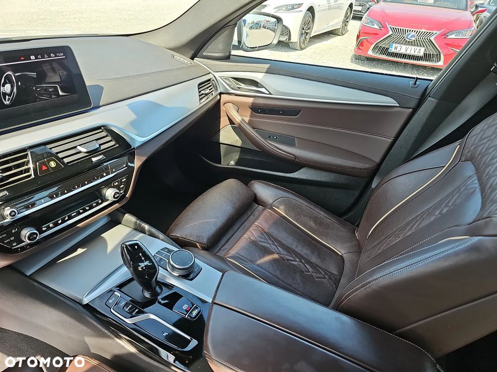BMW Seria 5 518d mHEV Luxury Line - 16