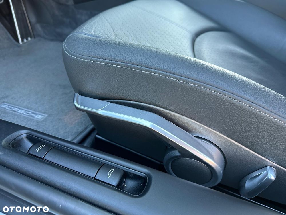 Porsche 911 Carrera Tiptronic S - 26