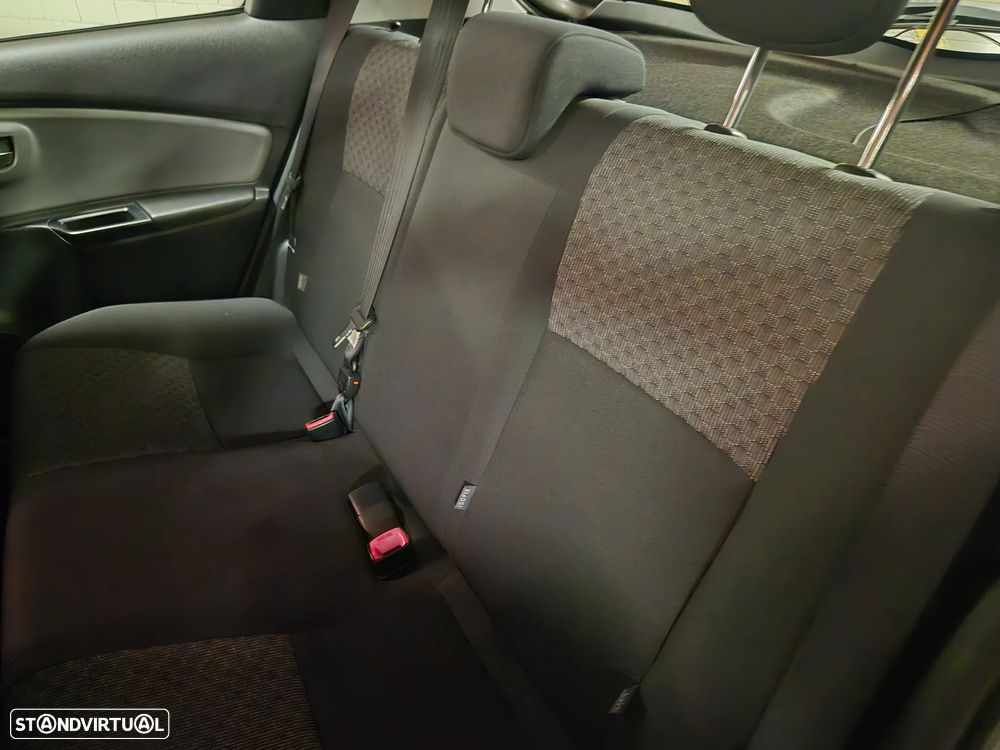 Toyota Yaris 1.0 VVT-i ACtive+AC - 28