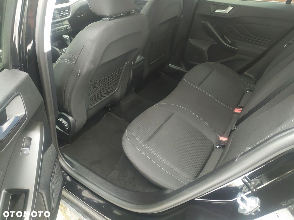 Ford Focus - 8