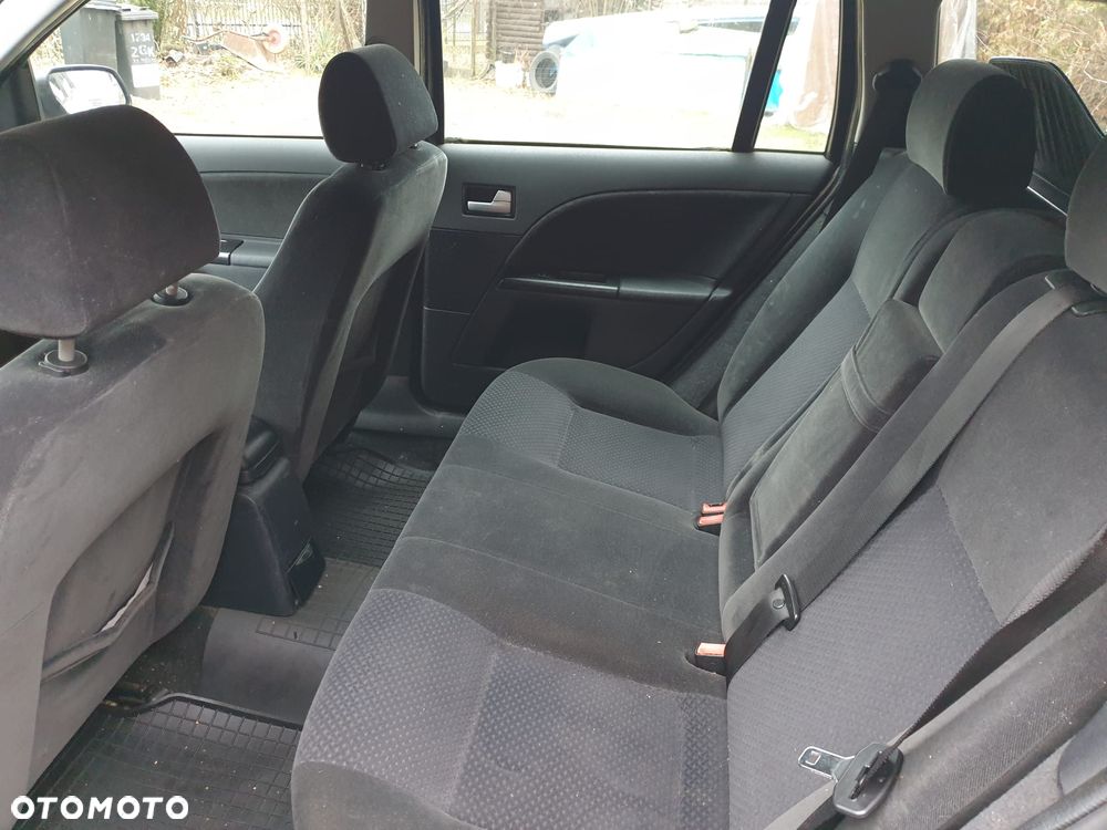 Ford Mondeo 2.0 TDDi Ghia - 6