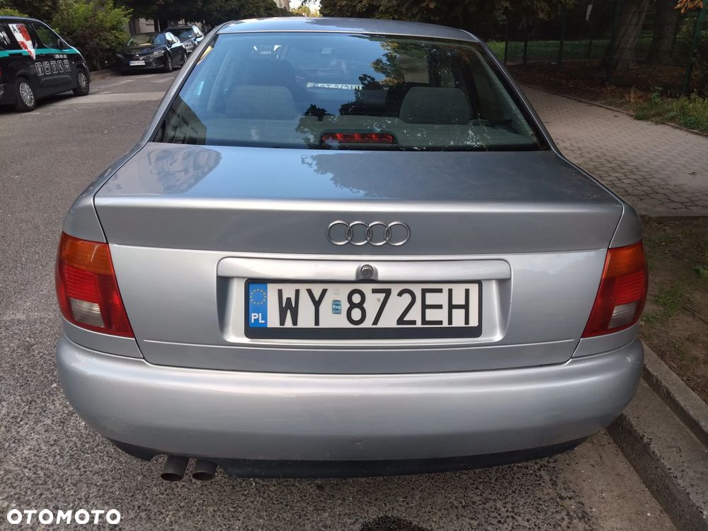 Audi A4 Limousine - 5