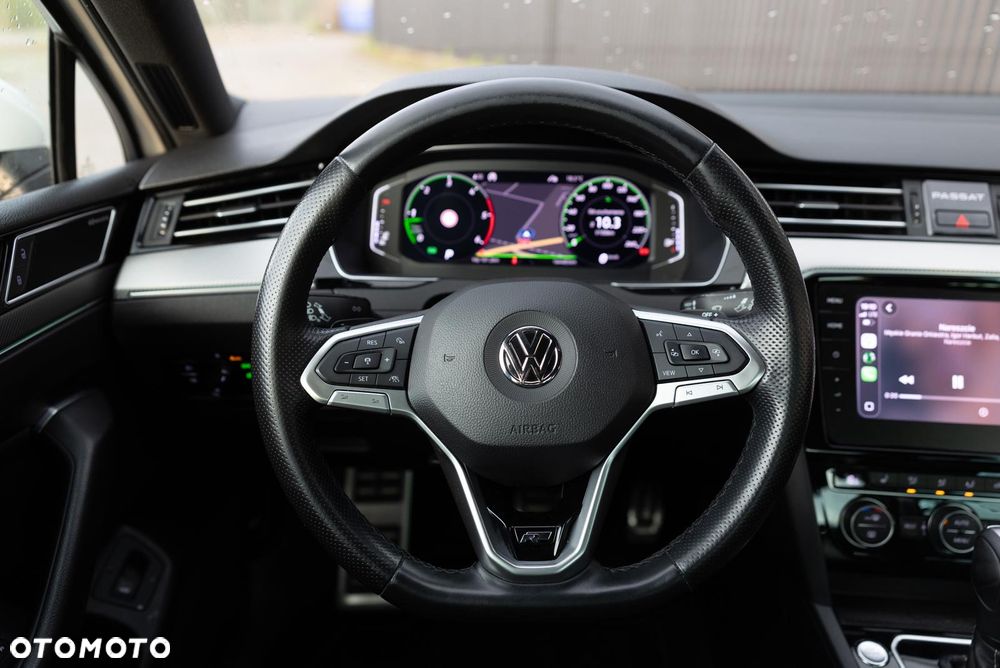 Volkswagen Passat 2.0 TDI Elegance DSG - 9