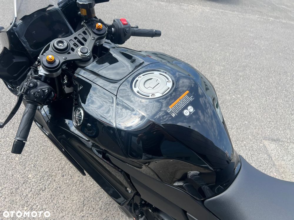 Yamaha R7 - 11