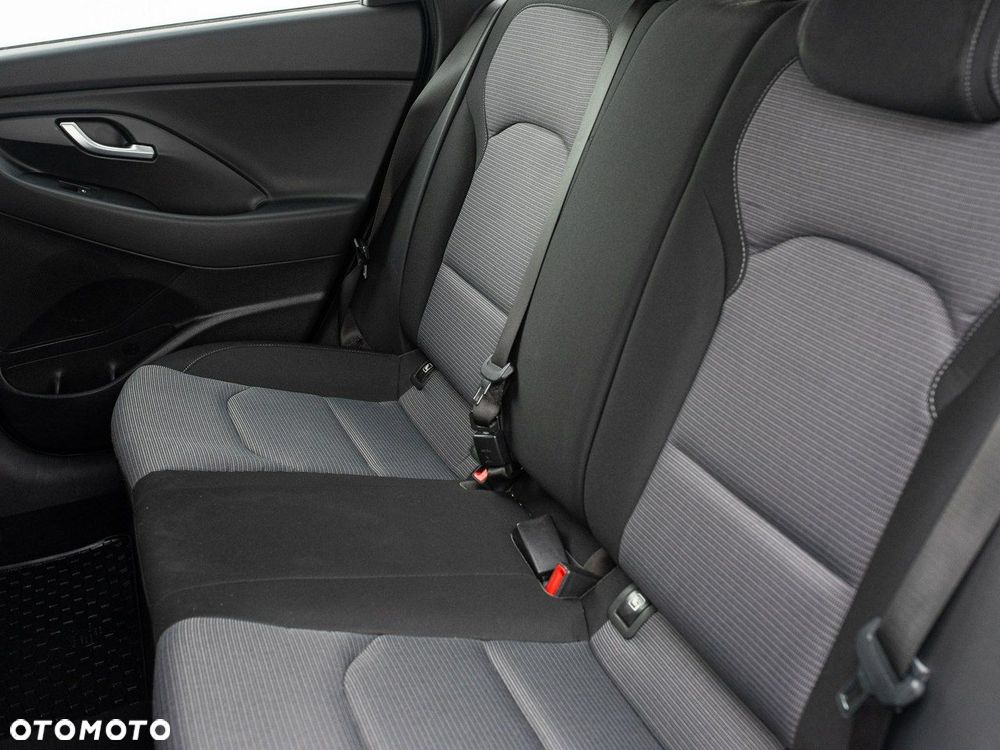 Hyundai i30 1.5 DPI Classic + - 22
