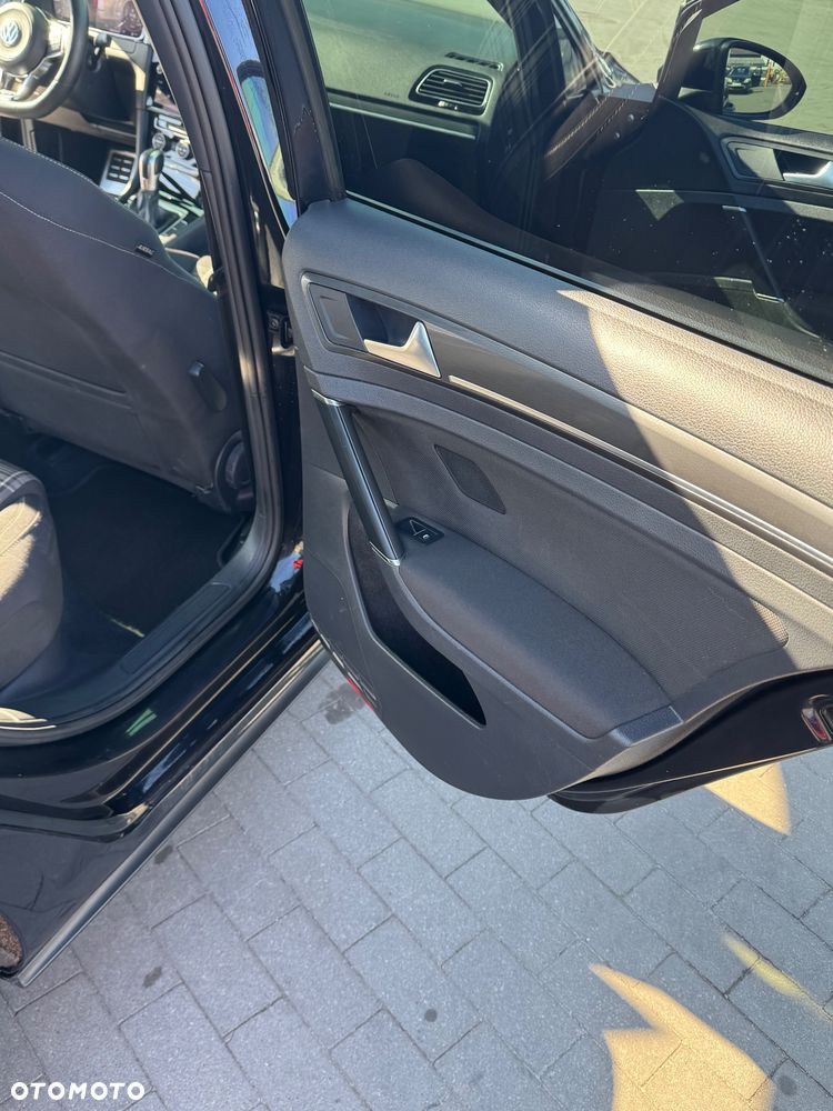 Volkswagen Golf - 15