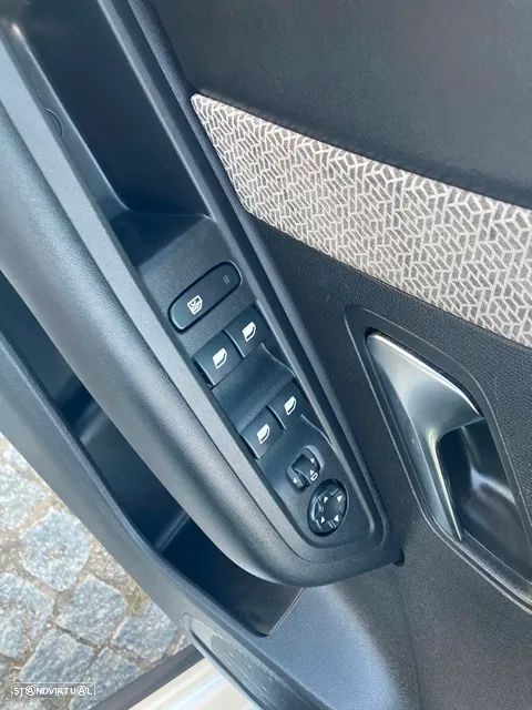 Citroën C4 PureTech 130 Stop&Start EAT8 SHINE - 34