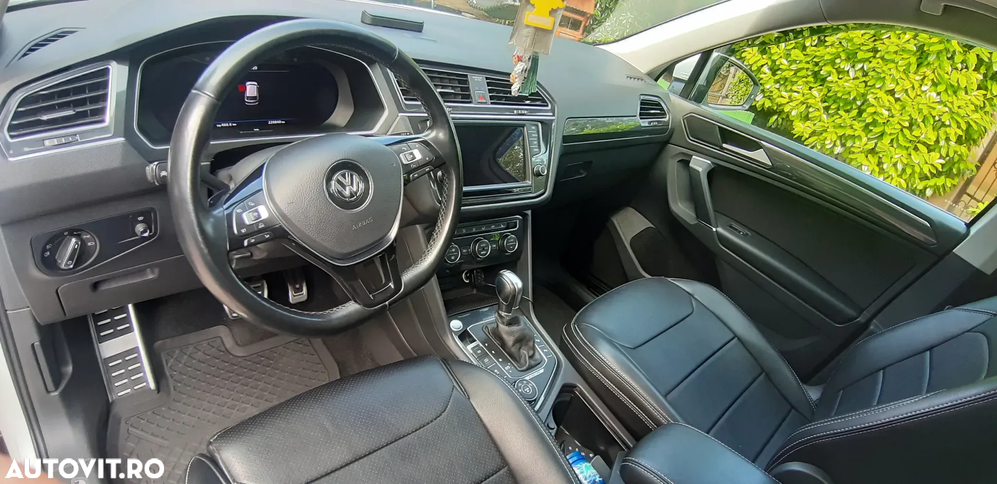 Volkswagen Tiguan - 8