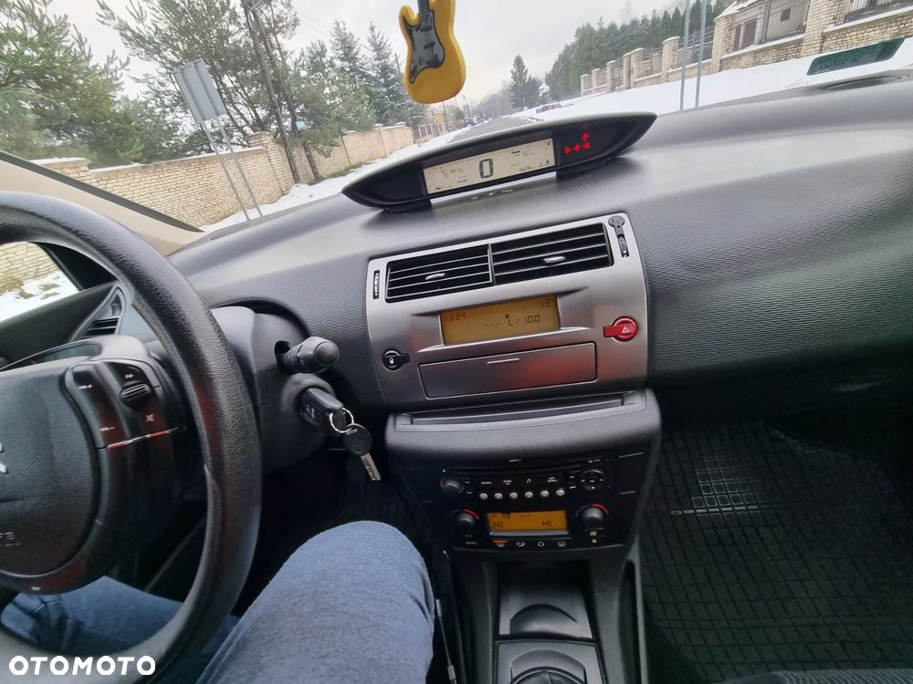 Citroën C4 1.4 16V Impress - 23