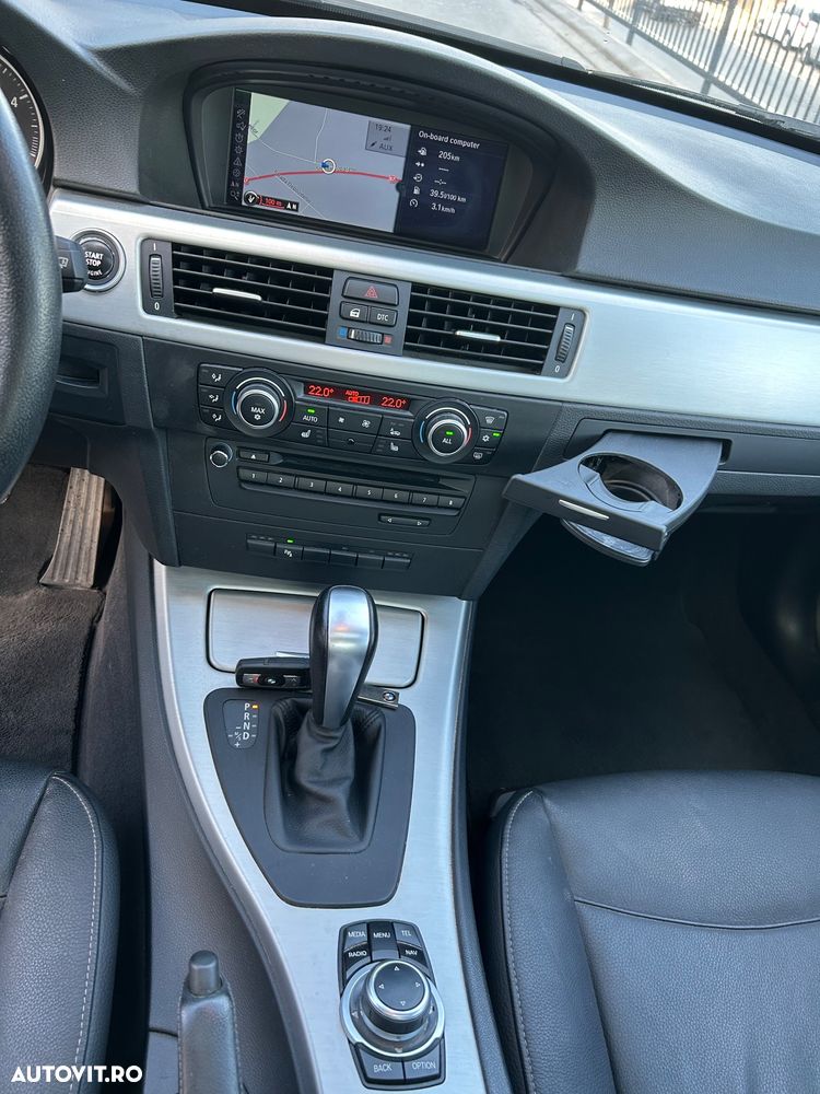 BMW Seria 3 320d DPF Aut. Edition Exclusive - 26