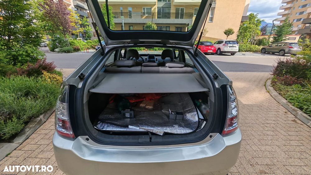 Toyota Prius (Hybrid) Executive - 22