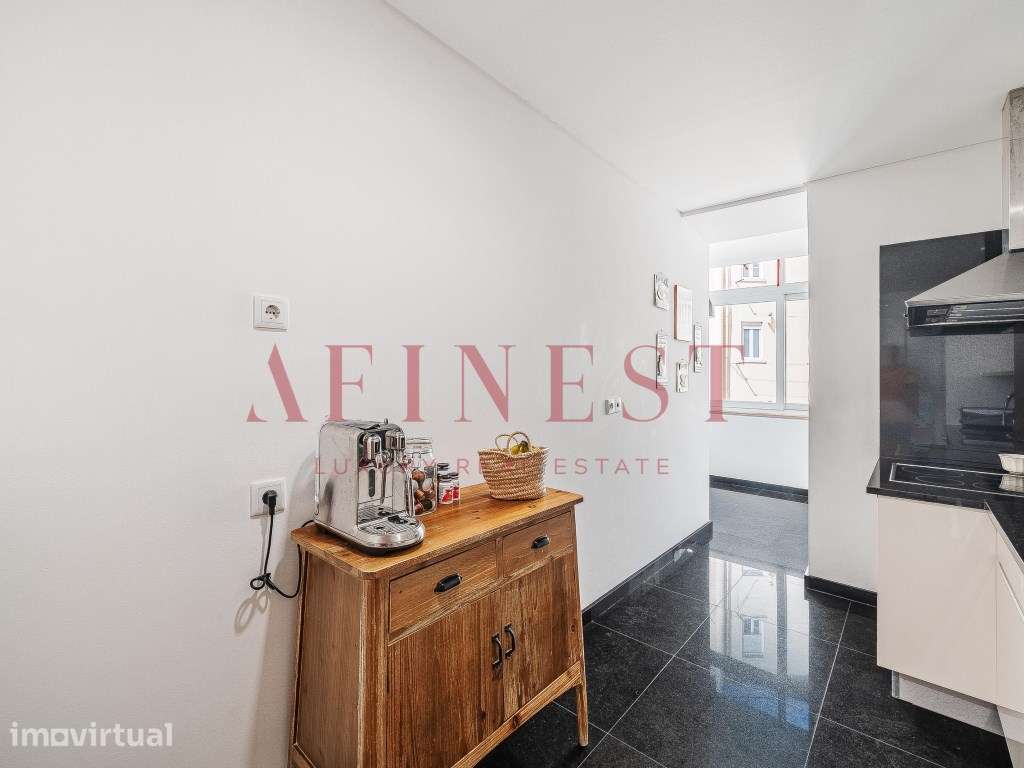Apartamento T2 com duas salas, totalmente remodelado e mobilado, co... - Grande imagem: 4/47