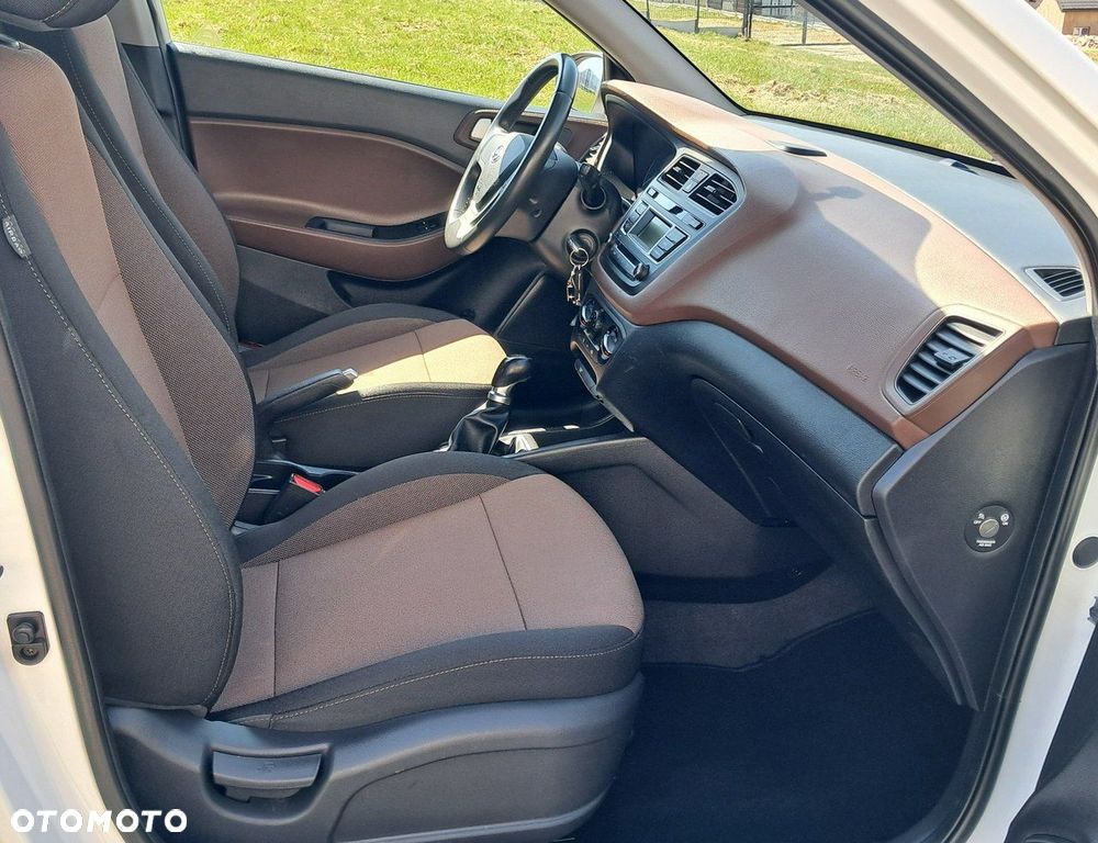 Hyundai i20 - 12