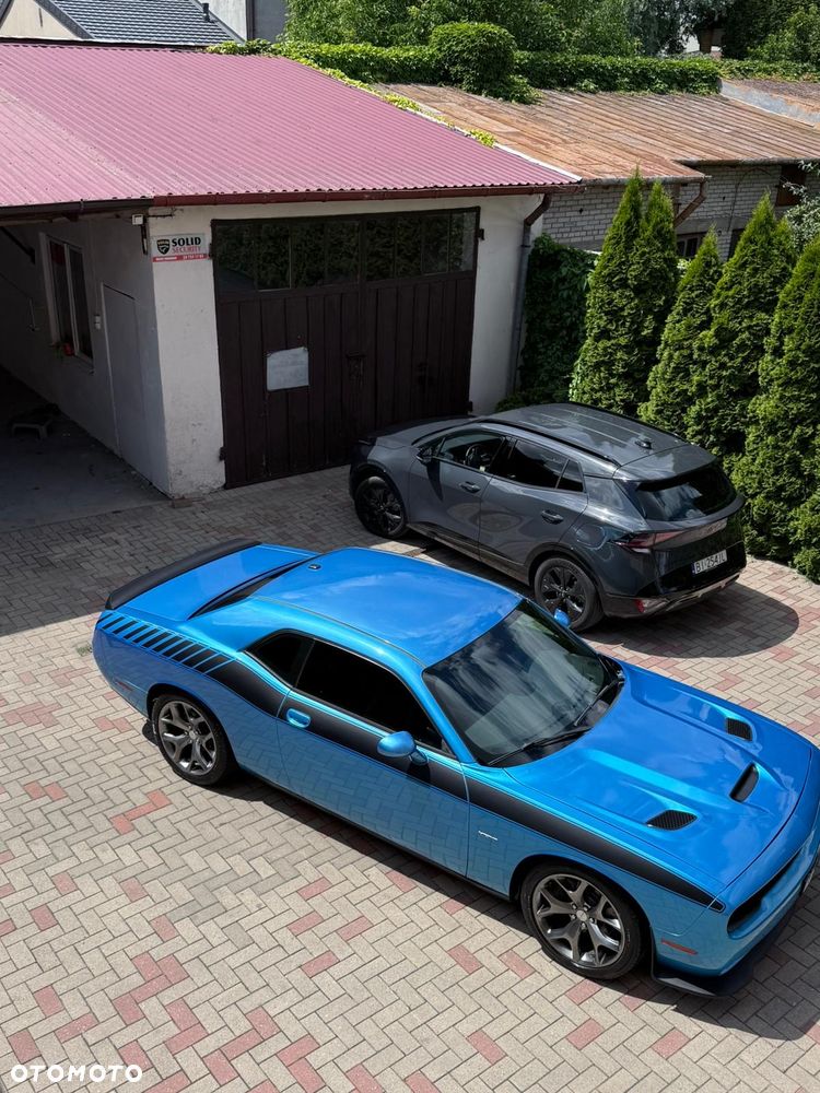Dodge Challenger - 13