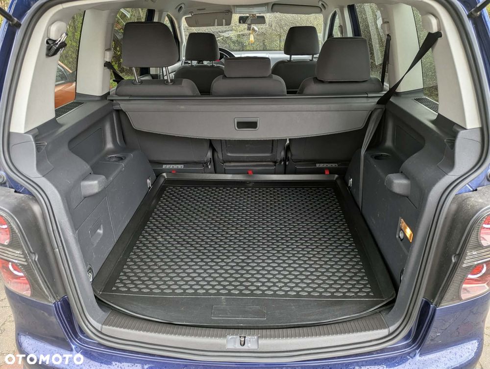 Volkswagen Touran 1.9 TDI DPF DSG Cross - 11