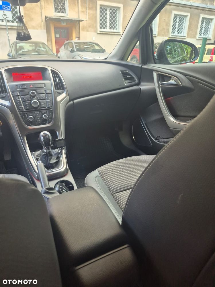 Opel Astra 1.7 CDTI Cosmo - 11