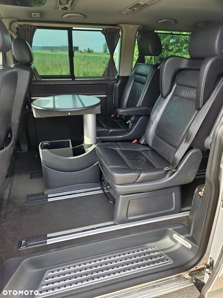 Volkswagen Multivan - 10