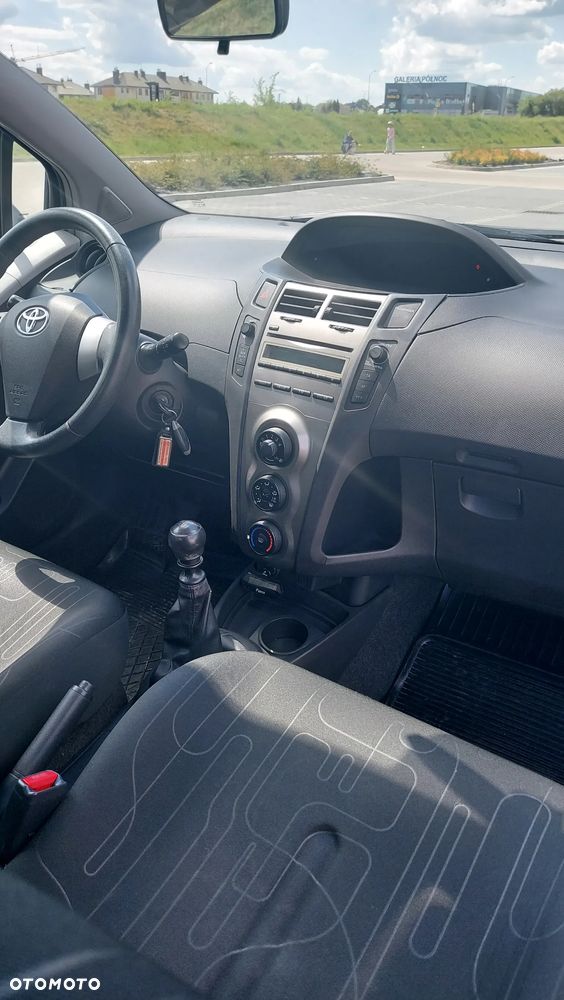 Toyota Yaris 1.33 Luna - 23