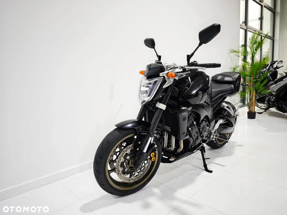 Yamaha FZ - 11
