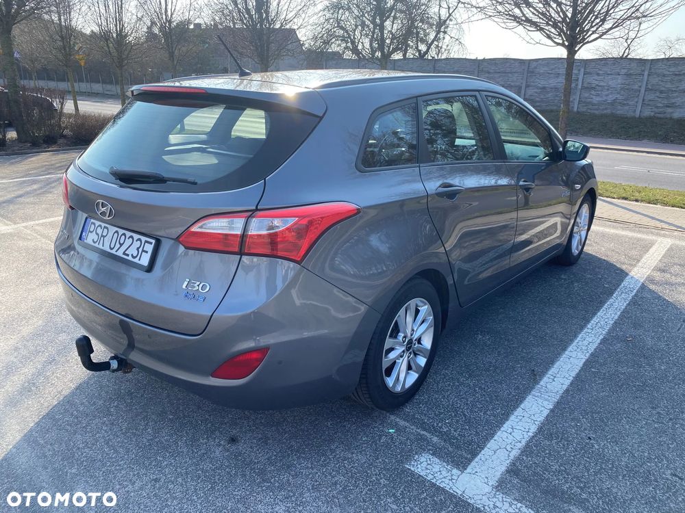 Hyundai i30 blue Kombi 1.6 GDi Style - 10