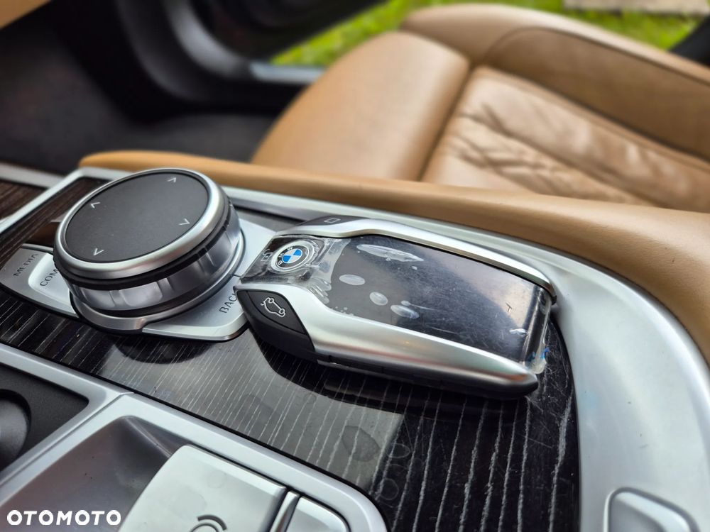 BMW Seria 7 740d xDrive mHEV sport - 31