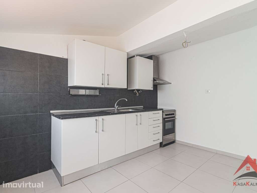 Arrenda-se T1 Totalmente Remodelado - Pronto a Habitar! - Grande imagem: 3/27