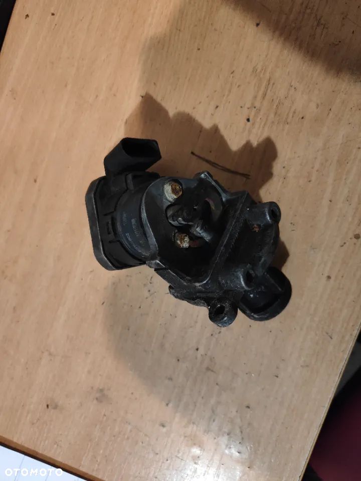 Zawór EGR Mercedes A6401401960 - 2