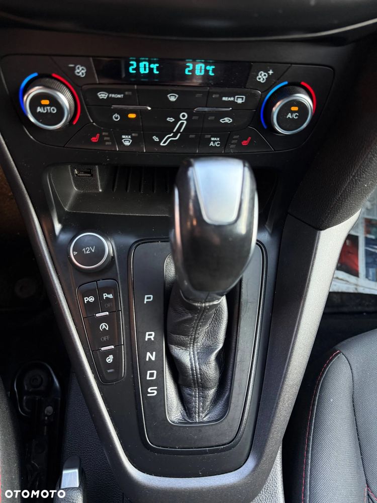 Ford Focus 1.5 EcoBoost Start-Stopp-System ST-LINE - 19