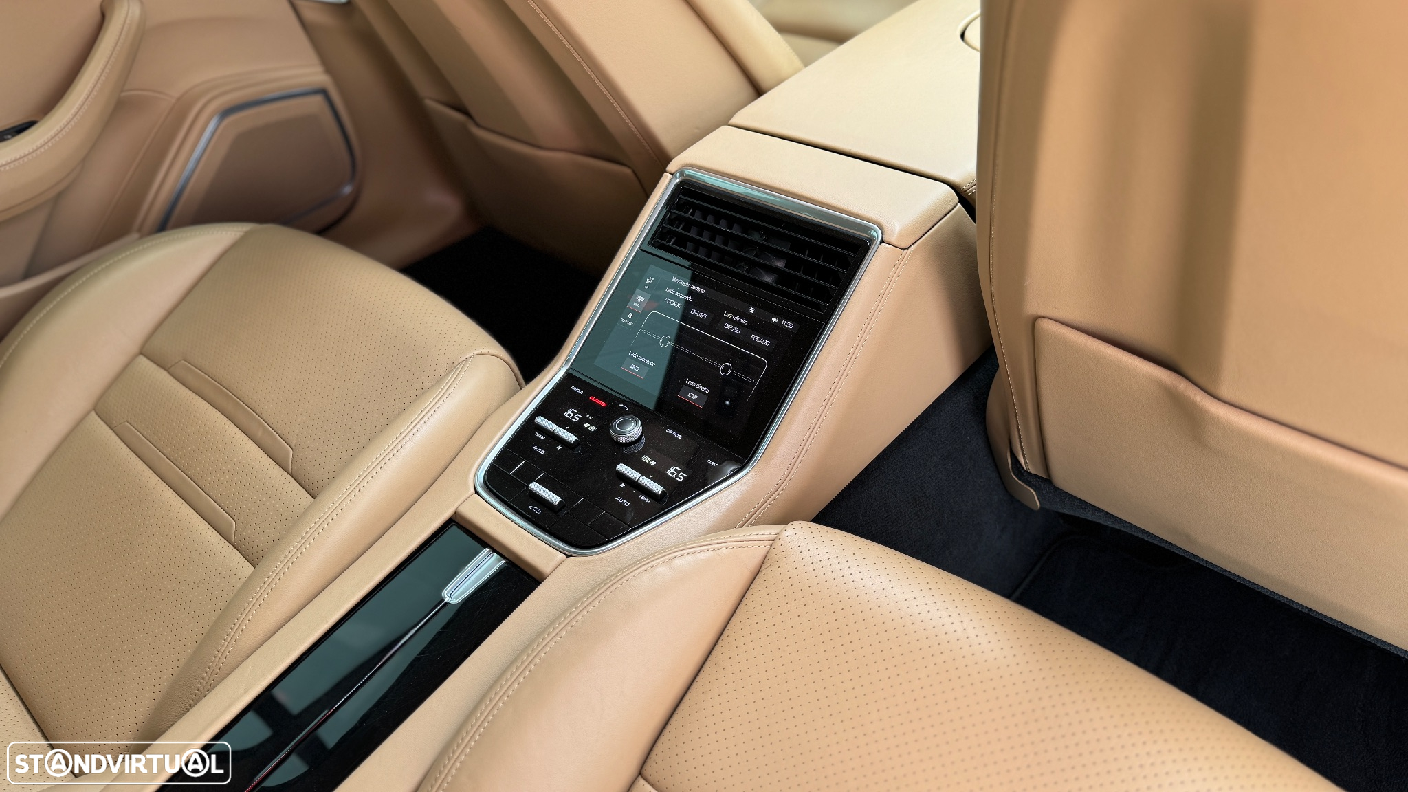 Porsche Panamera 4 E-Hybrid - 3