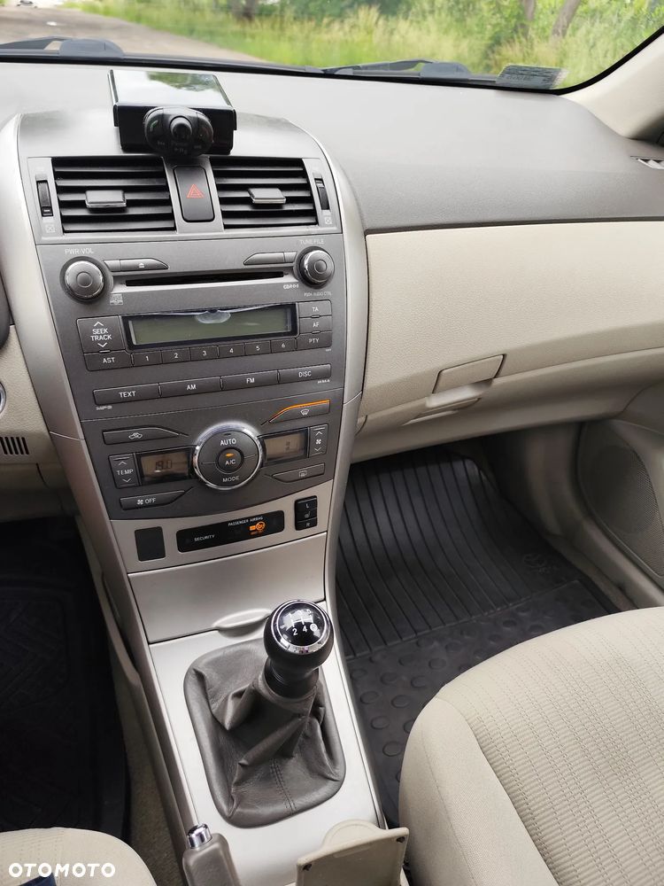 Toyota Corolla 1.6 VVT-i Premium Start - 11