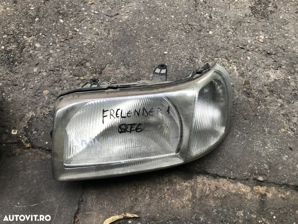 Far stanga/Far dreapta  faruri Land Rover Freelander 1 2002 - 3
