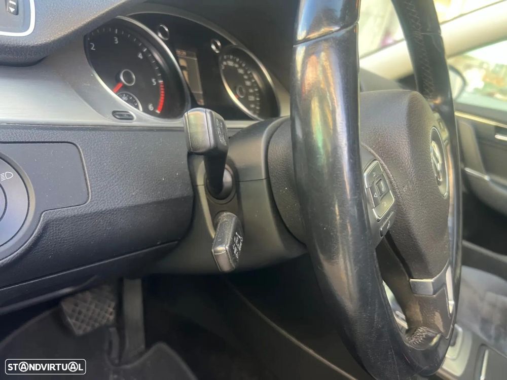VW Passat Variant 2.0 TDI DSG BlueMotion Highline - 23