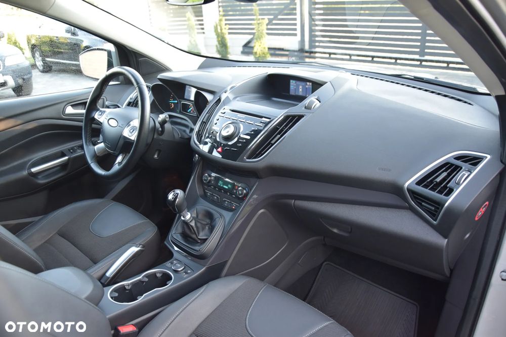 Ford Kuga 2.0 TDCi 4WD Titanium - 29