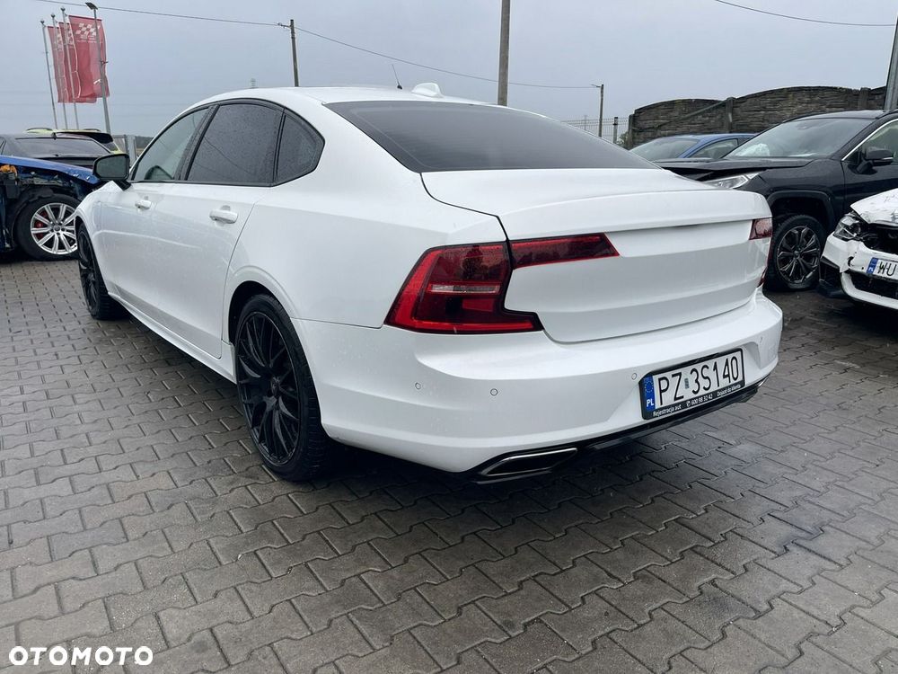 Volvo S90 T8 AWD Plug-In Hybrid R-Design - 2