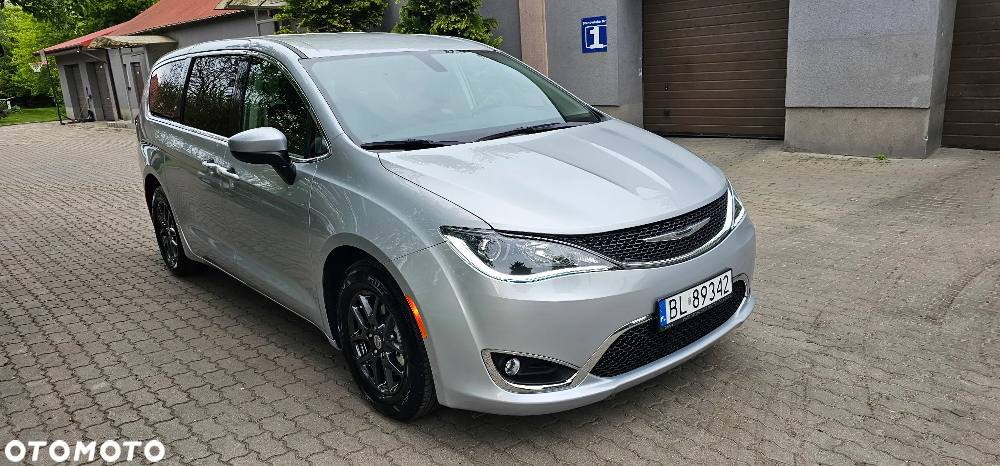 Chrysler Pacifica - 34