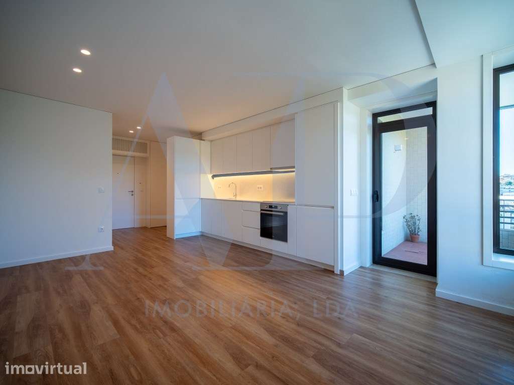 Apartamento T3 na Av. Londres com Garagem - Grande imagem: 4/16