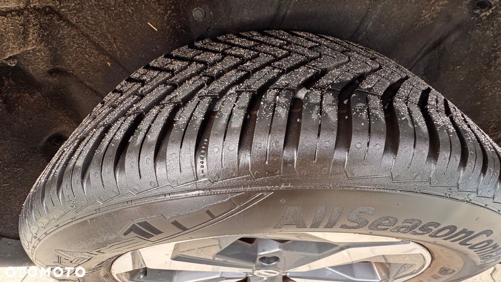 Nissan Qashqai 1.3 DIG-T N-CONNECTA - 17