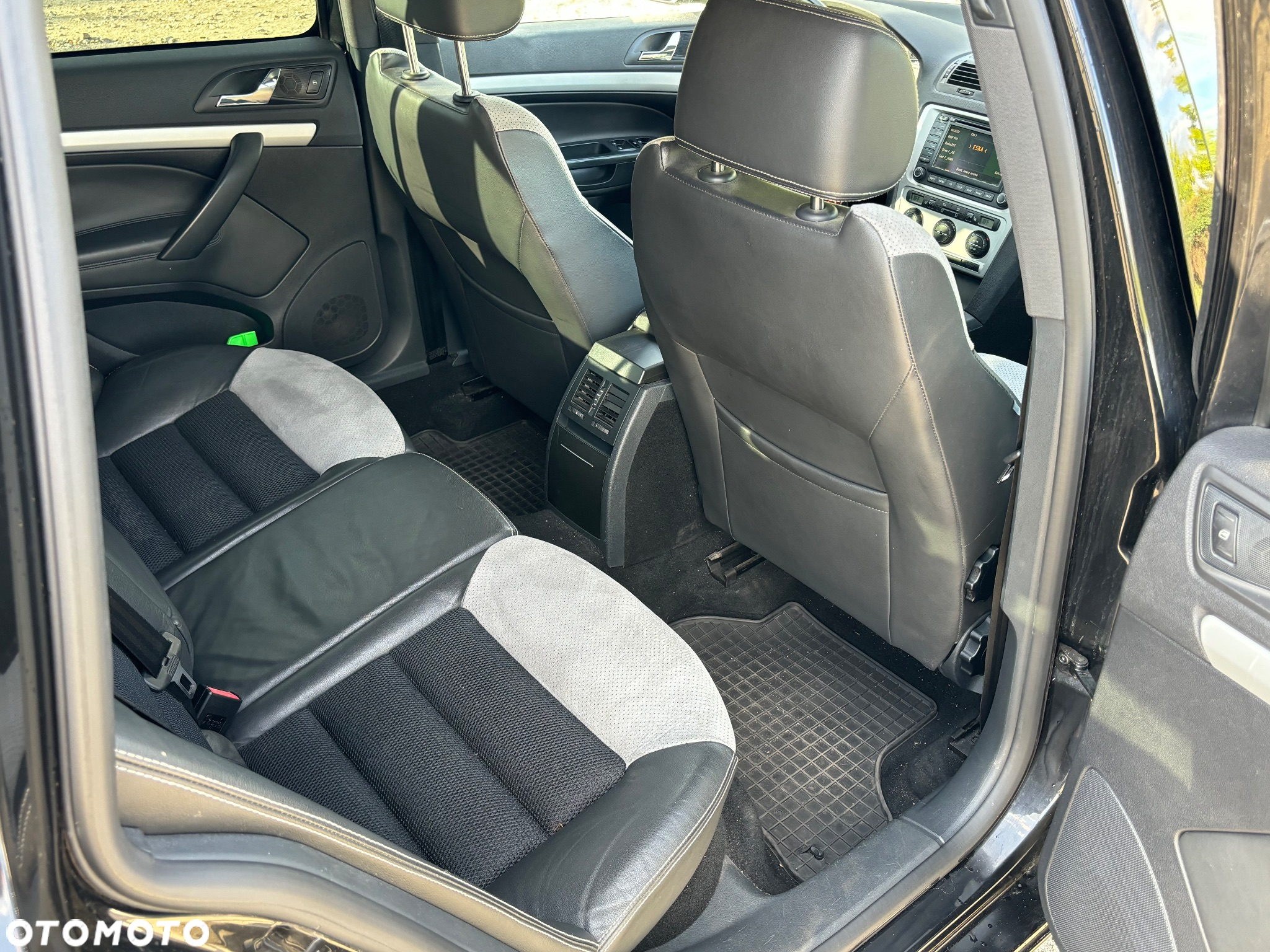 Skoda Octavia Combi 2.0 TSI RS - 10