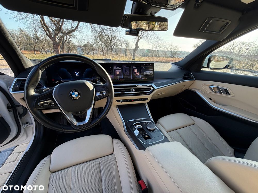 BMW Seria 3 330i xDrive Sport Line - 10