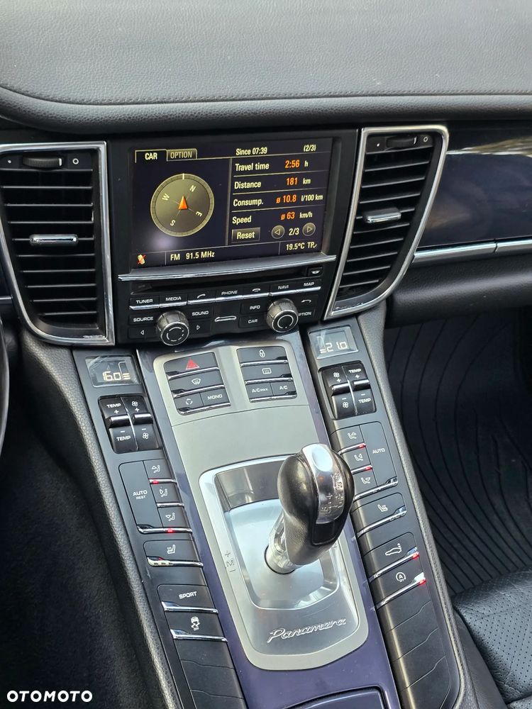 Porsche Panamera 4 PDK Edition - 5