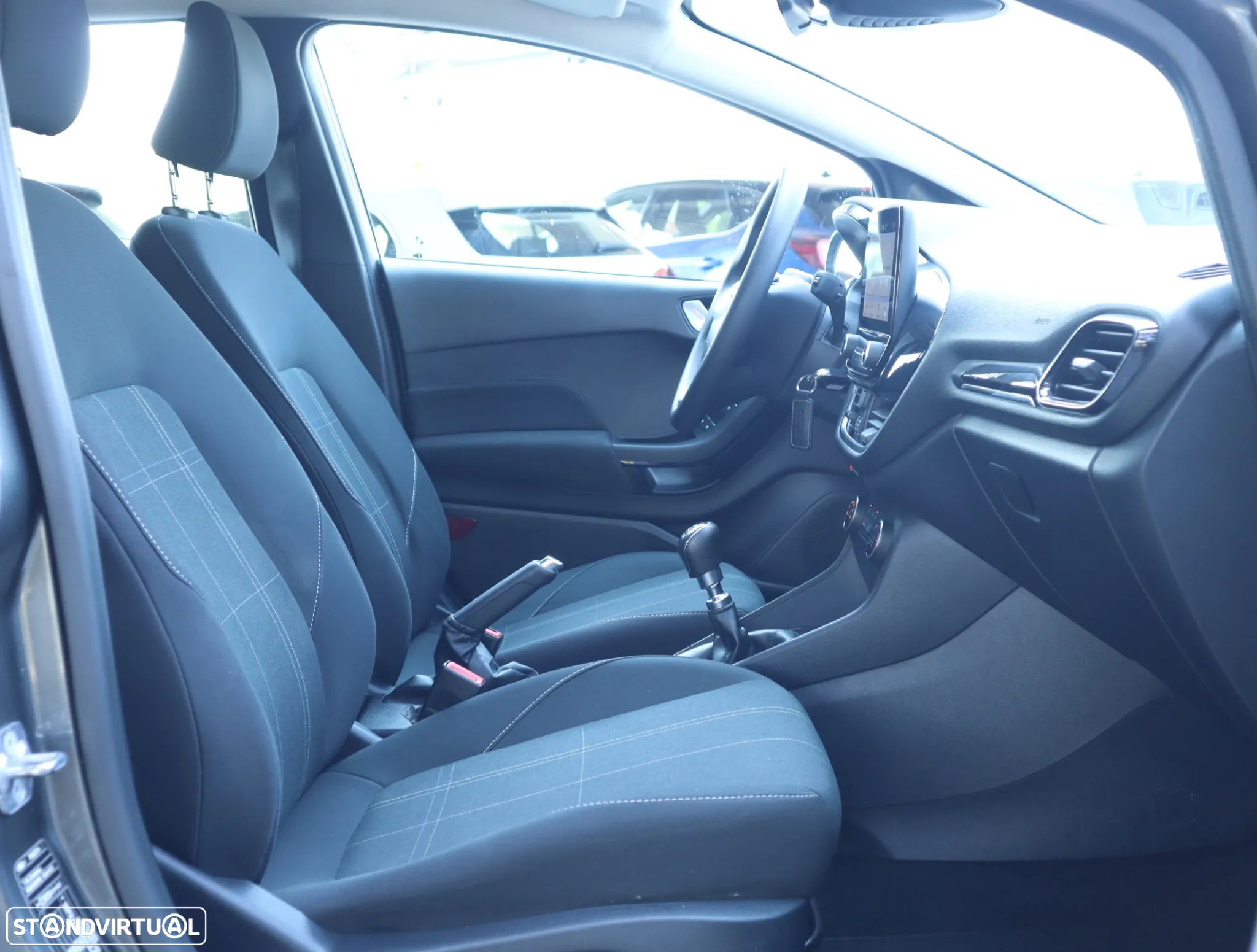 Ford Fiesta 1.5 TDCi Business - 19