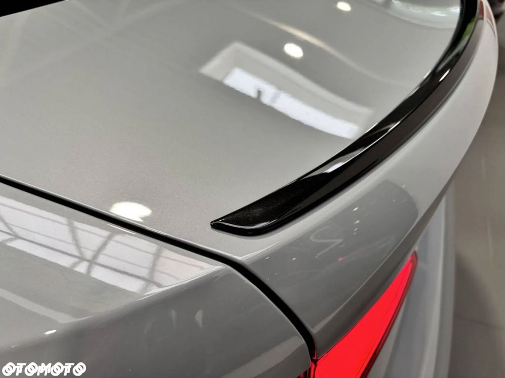 BMW Seria 3 320i xDrive M Sport - 9