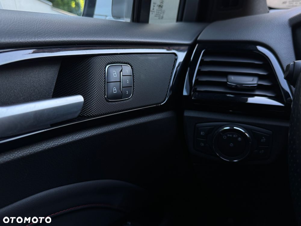 Ford Mondeo 2.0 EcoBlue Allrad ST-Line - 31