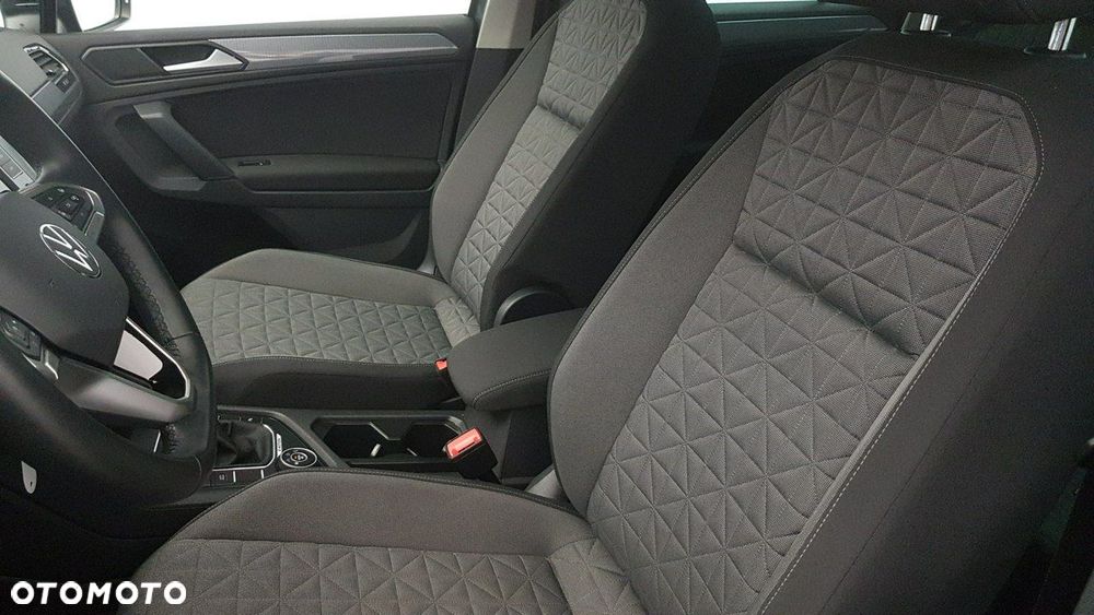 Volkswagen Tiguan - 16